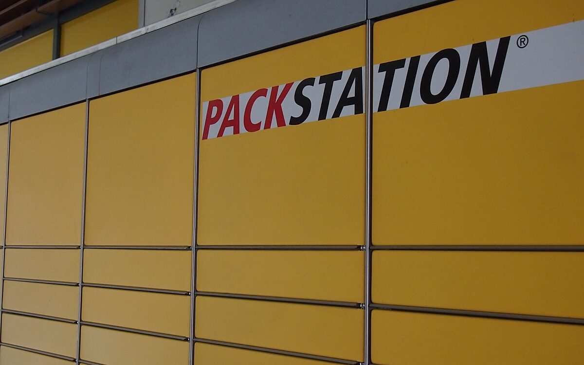 Eine DHL-Packstation Eine DHL-Packstation